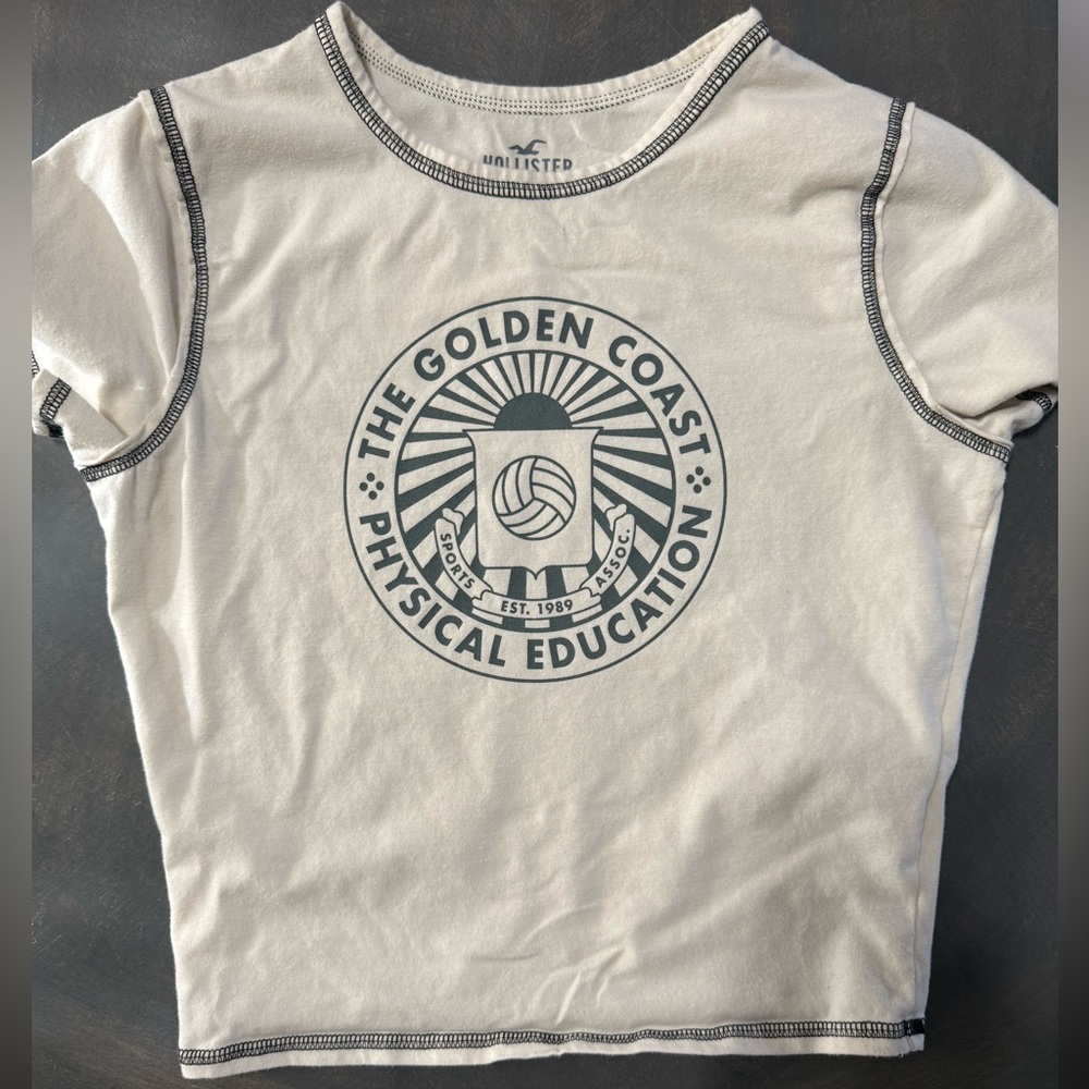 Hollister Medium